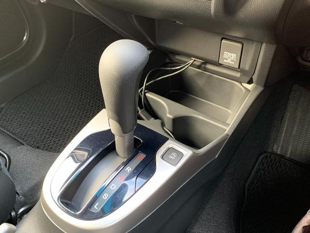 フィット １３Ｇ・Ｌパッケージ　純正ナビ・ＣＤ・ＵＳＢ接続・Ｂｌｕｅｔｏｏｔｈ接続・バックカメラ・純正フロアマット・サイドカーテンエアバック・オートエアコン・オートヘッドライト・社外アルミホイール４本・純性スチールホイール４本（16枚目）