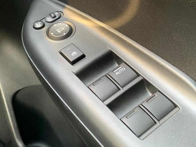 フィット １３Ｇ・Ｌパッケージ　純正ナビ・ＣＤ・ＵＳＢ接続・Ｂｌｕｅｔｏｏｔｈ接続・バックカメラ・純正フロアマット・サイドカーテンエアバック・オートエアコン・オートヘッドライト・社外アルミホイール４本・純性スチールホイール４本（25枚目）