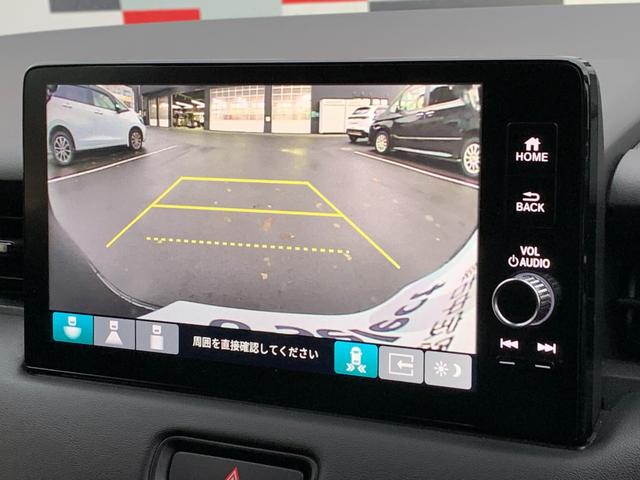 ヴェゼル ｅ：ＨＥＶＺ　Ｈｏｎｄａコネクトディスプレイ・フルセグ・バックカメラ・パーキングセンサー・ドアバイザー・アームレスト・純正フロアマット・オートＬＥＤヘッドライト・前列シートヒーター・電子パーキングブレーキ・ＥＴＣ・（17枚目）