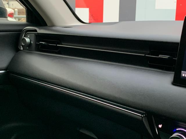 ヴェゼル ｅ：ＨＥＶＺ　Ｈｏｎｄａコネクトディスプレイ・フルセグ・バックカメラ・パーキングセンサー・ドアバイザー・アームレスト・純正フロアマット・オートＬＥＤヘッドライト・前列シートヒーター・電子パーキングブレーキ・ＥＴＣ・（18枚目）