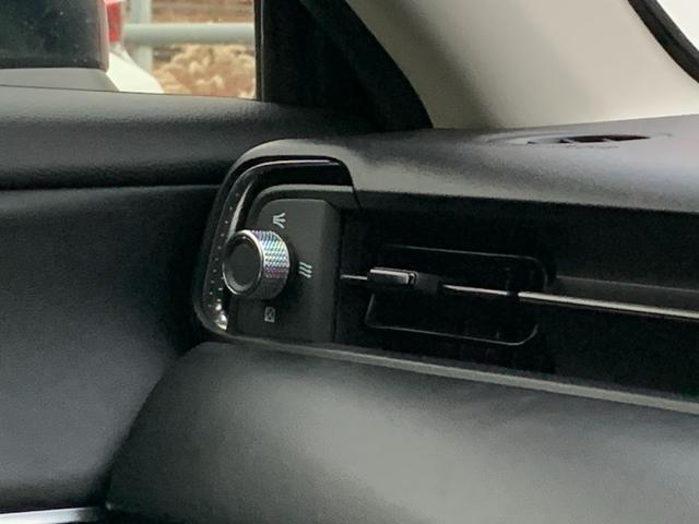 ヴェゼル ｅ：ＨＥＶＺ　Ｈｏｎｄａコネクトディスプレイ・フルセグ・バックカメラ・パーキングセンサー・ドアバイザー・アームレスト・純正フロアマット・オートＬＥＤヘッドライト・前列シートヒーター・電子パーキングブレーキ・ＥＴＣ・（19枚目）