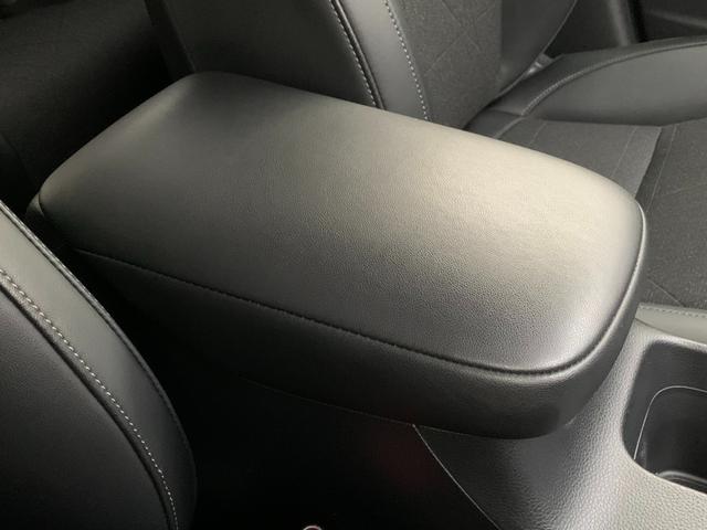 ヴェゼル ｅ：ＨＥＶＺ　Ｈｏｎｄａコネクトディスプレイ・フルセグ・バックカメラ・パーキングセンサー・ドアバイザー・アームレスト・純正フロアマット・オートＬＥＤヘッドライト・前列シートヒーター・電子パーキングブレーキ・ＥＴＣ・（27枚目）