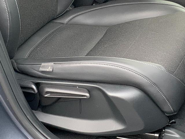 ヴェゼル ｅ：ＨＥＶＺ　Ｈｏｎｄａコネクトディスプレイ・フルセグ・バックカメラ・パーキングセンサー・ドアバイザー・アームレスト・純正フロアマット・オートＬＥＤヘッドライト・前列シートヒーター・電子パーキングブレーキ・ＥＴＣ・（37枚目）