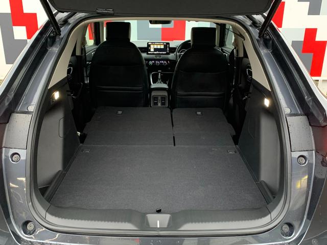 ヴェゼル ｅ：ＨＥＶＺ　Ｈｏｎｄａコネクトディスプレイ・フルセグ・バックカメラ・パーキングセンサー・ドアバイザー・アームレスト・純正フロアマット・オートＬＥＤヘッドライト・前列シートヒーター・電子パーキングブレーキ・ＥＴＣ・（51枚目）