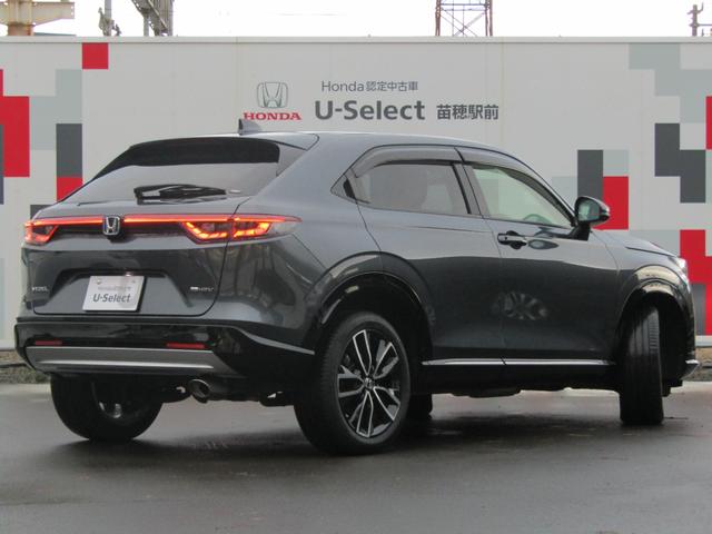 ヴェゼル ｅ：ＨＥＶＺ　Ｈｏｎｄａコネクトディスプレイ・フルセグ・バックカメラ・パーキングセンサー・ドアバイザー・アームレスト・純正フロアマット・オートＬＥＤヘッドライト・前列シートヒーター・電子パーキングブレーキ・ＥＴＣ・（59枚目）