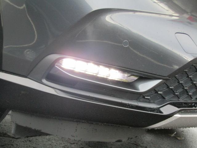 ヴェゼル ｅ：ＨＥＶＺ　Ｈｏｎｄａコネクトディスプレイ・フルセグ・バックカメラ・パーキングセンサー・ドアバイザー・アームレスト・純正フロアマット・オートＬＥＤヘッドライト・前列シートヒーター・電子パーキングブレーキ・ＥＴＣ・（65枚目）