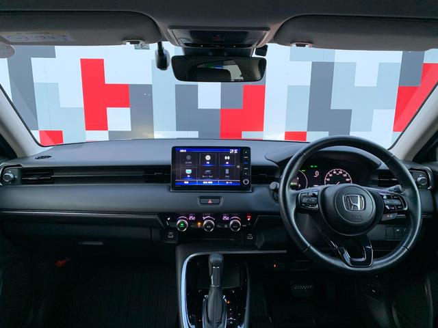 ヴェゼル ｅ：ＨＥＶＺ　ホンダセンシング・純正ナビ・フルセグ・ＣＤ／ＤＶＤ・Ｂｌｕｅｔｏｏｔｈ接続・バックカメラ・純正ドライブレコーダー前後・純正フロアマット・前列シートヒーター・オートＬＥＤヘッドライト・純正ＥＴＣ２．０・（3枚目）