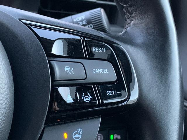 ヴェゼル ｅ：ＨＥＶＺ　ホンダセンシング・純正ナビ・フルセグ・ＣＤ／ＤＶＤ・Ｂｌｕｅｔｏｏｔｈ接続・バックカメラ・純正ドライブレコーダー前後・純正フロアマット・前列シートヒーター・オートＬＥＤヘッドライト・純正ＥＴＣ２．０・（5枚目）