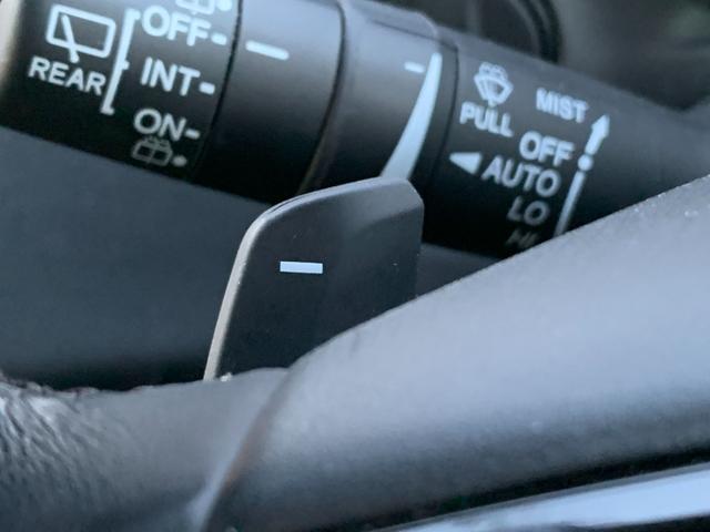 ヴェゼル ｅ：ＨＥＶＺ　ホンダセンシング・純正ナビ・フルセグ・ＣＤ／ＤＶＤ・Ｂｌｕｅｔｏｏｔｈ接続・バックカメラ・純正ドライブレコーダー前後・純正フロアマット・前列シートヒーター・オートＬＥＤヘッドライト・純正ＥＴＣ２．０・（10枚目）