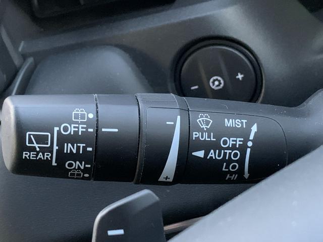 ヴェゼル ｅ：ＨＥＶＺ　ホンダセンシング・純正ナビ・フルセグ・ＣＤ／ＤＶＤ・Ｂｌｕｅｔｏｏｔｈ接続・バックカメラ・純正ドライブレコーダー前後・純正フロアマット・前列シートヒーター・オートＬＥＤヘッドライト・純正ＥＴＣ２．０・（11枚目）