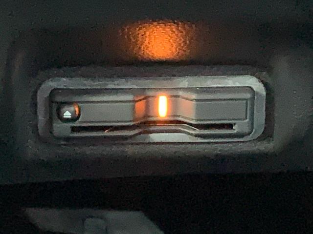 ヴェゼル ｅ：ＨＥＶＺ　ホンダセンシング・純正ナビ・フルセグ・ＣＤ／ＤＶＤ・Ｂｌｕｅｔｏｏｔｈ接続・バックカメラ・純正ドライブレコーダー前後・純正フロアマット・前列シートヒーター・オートＬＥＤヘッドライト・純正ＥＴＣ２．０・（24枚目）