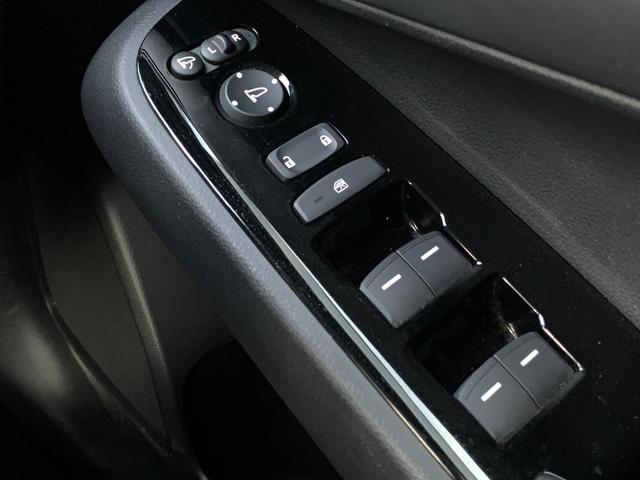 ヴェゼル ｅ：ＨＥＶＺ　ホンダセンシング・純正ナビ・フルセグ・ＣＤ／ＤＶＤ・Ｂｌｕｅｔｏｏｔｈ接続・バックカメラ・純正ドライブレコーダー前後・純正フロアマット・前列シートヒーター・オートＬＥＤヘッドライト・純正ＥＴＣ２．０・（29枚目）