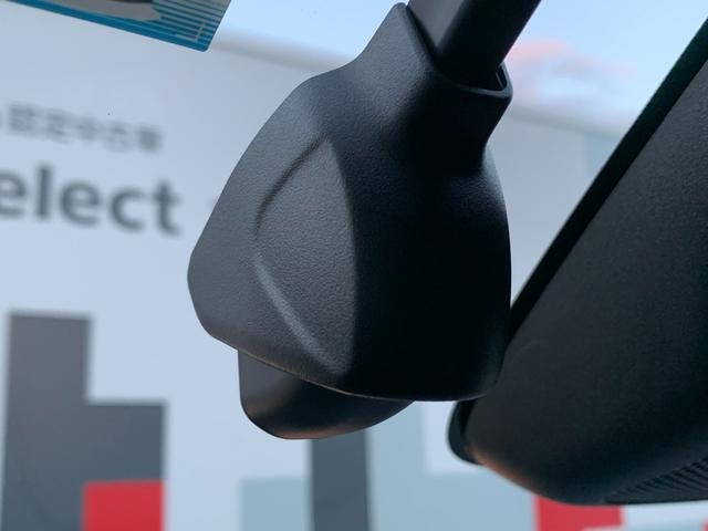 ヴェゼル ｅ：ＨＥＶＺ　ホンダセンシング・純正ナビ・フルセグ・ＣＤ／ＤＶＤ・Ｂｌｕｅｔｏｏｔｈ接続・バックカメラ・純正ドライブレコーダー前後・純正フロアマット・前列シートヒーター・オートＬＥＤヘッドライト・純正ＥＴＣ２．０・（31枚目）