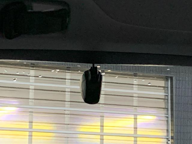 ヴェゼル ｅ：ＨＥＶＺ　ホンダセンシング・純正ナビ・フルセグ・ＣＤ／ＤＶＤ・Ｂｌｕｅｔｏｏｔｈ接続・バックカメラ・純正ドライブレコーダー前後・純正フロアマット・前列シートヒーター・オートＬＥＤヘッドライト・純正ＥＴＣ２．０・（32枚目）