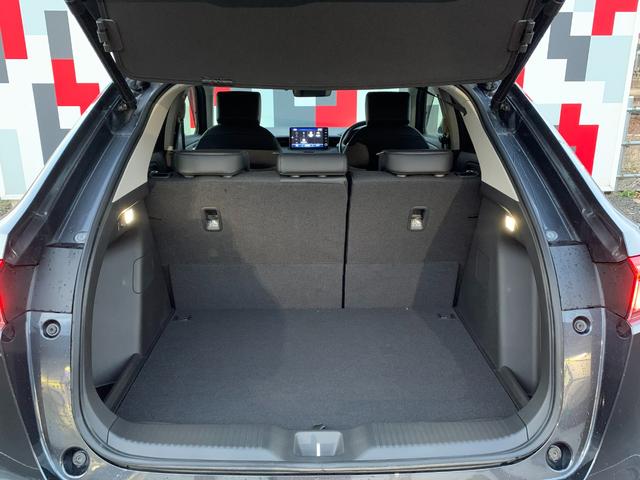 ヴェゼル ｅ：ＨＥＶＺ　ホンダセンシング・純正ナビ・フルセグ・ＣＤ／ＤＶＤ・Ｂｌｕｅｔｏｏｔｈ接続・バックカメラ・純正ドライブレコーダー前後・純正フロアマット・前列シートヒーター・オートＬＥＤヘッドライト・純正ＥＴＣ２．０・（47枚目）