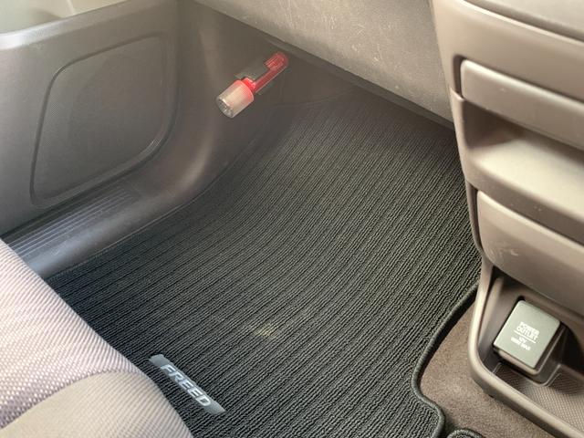 フリード Ｇ・ホンダセンシング　ホンダセンシング・純正ナビ・フルセグ・ＣＤ／ＤＶＤ・Ｂｌｕｅｔｏｏｔｈ接続・純正エンジンスターター・社外ドライブレコーダー前後・純正フロアマット・両側電動スライドドア・オートエアコン・ハロゲンライト・（18枚目）