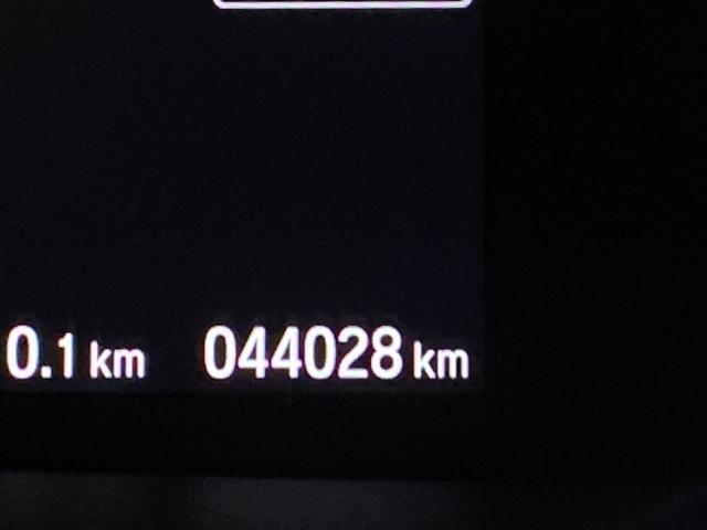 フリード＋ハイブリッド ハイブリッドＧ・ホンダセンシング　ホンダセンシング・純正ナビ・フルセグ・ＣＤ／ＤＶＤ・Ｂｌｕｅｔｏｏｔｈ接続・バックカメラ・両側電動スライドドア・左側サイドステップ・純正エンジンスターター・前列シートヒーター・純正フロアマット・ＥＴＣ（12枚目）