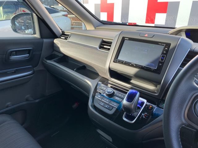 フリード＋ハイブリッド ハイブリッドＧ・ホンダセンシング　ホンダセンシング・純正ナビ・フルセグ・ＣＤ／ＤＶＤ・Ｂｌｕｅｔｏｏｔｈ接続・バックカメラ・両側電動スライドドア・左側サイドステップ・純正エンジンスターター・前列シートヒーター・純正フロアマット・ＥＴＣ（16枚目）