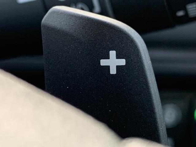 ヴェゼル ｅ：ＨＥＶＸ　ホンダセンシング・ＨＯＮＤＡコネクトディスプレイ・フルセグ・ＵＳＢ接続・Ｂｌｕｅｔｏｏｔｈ接続・バックカメラ・パーキングセンサー・電子パーキングブレーキ・前列シートヒーター・オートＬＥＤヘッドライト・（7枚目）