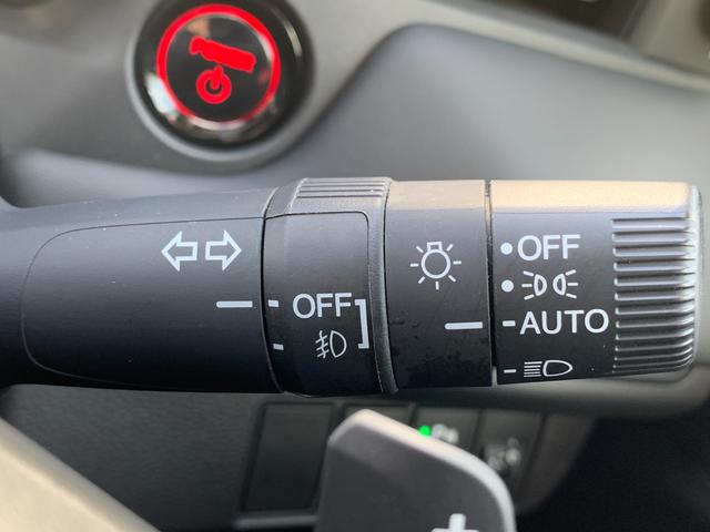 ヴェゼル ｅ：ＨＥＶＸ　ホンダセンシング・ＨＯＮＤＡコネクトディスプレイ・フルセグ・ＵＳＢ接続・Ｂｌｕｅｔｏｏｔｈ接続・バックカメラ・パーキングセンサー・電子パーキングブレーキ・前列シートヒーター・オートＬＥＤヘッドライト・（9枚目）