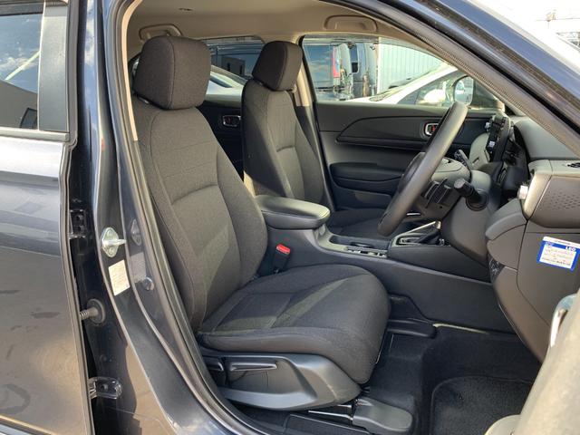 ヴェゼル ｅ：ＨＥＶＸ　ホンダセンシング・ＨＯＮＤＡコネクトディスプレイ・フルセグ・ＵＳＢ接続・Ｂｌｕｅｔｏｏｔｈ接続・バックカメラ・パーキングセンサー・電子パーキングブレーキ・前列シートヒーター・オートＬＥＤヘッドライト・（31枚目）