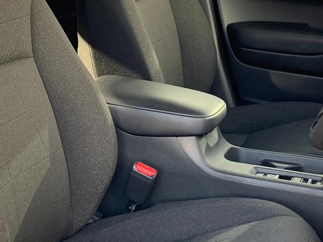 ヴェゼル ｅ：ＨＥＶＸ　ホンダセンシング・ＨＯＮＤＡコネクトディスプレイ・フルセグ・ＵＳＢ接続・Ｂｌｕｅｔｏｏｔｈ接続・バックカメラ・パーキングセンサー・電子パーキングブレーキ・前列シートヒーター・オートＬＥＤヘッドライト・（33枚目）