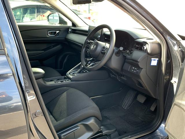 ヴェゼル ｅ：ＨＥＶＸ　ホンダセンシング・ＨＯＮＤＡコネクトディスプレイ・フルセグ・ＵＳＢ接続・Ｂｌｕｅｔｏｏｔｈ接続・バックカメラ・パーキングセンサー・電子パーキングブレーキ・前列シートヒーター・オートＬＥＤヘッドライト・（34枚目）