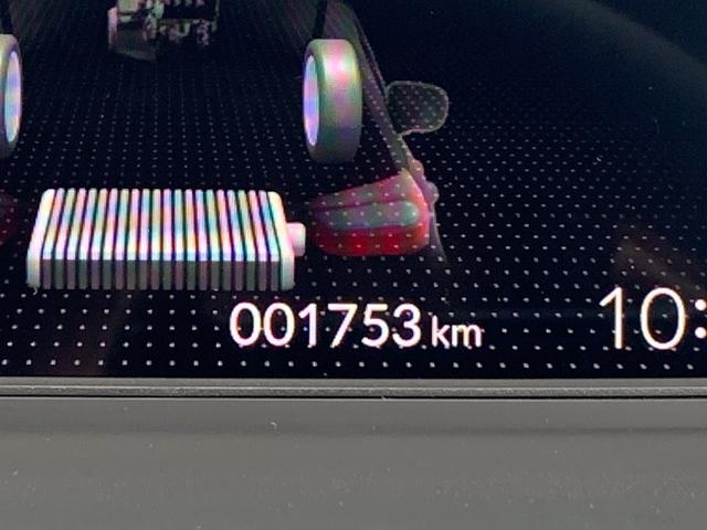 フィット ｅ：ＨＥＶホーム助手席回転シート車　助手席回転シート・ホンダセンシング・純正エンジンスターター・純正ナビ・フルセグ・ＣＤ／ＤＶＤ・Ｂｌｕｅｔｏｏｔｈ接続・バックカメラ・パーキングセンサー・社外ドライブレコーダー前後・ＬＥＤヘッドライト・（10枚目）