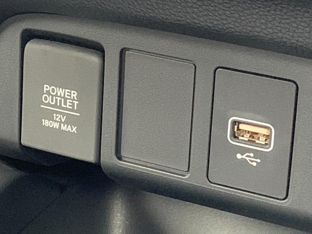 フィット ｅ：ＨＥＶホーム助手席回転シート車　助手席回転シート・ホンダセンシング・純正エンジンスターター・純正ナビ・フルセグ・ＣＤ／ＤＶＤ・Ｂｌｕｅｔｏｏｔｈ接続・バックカメラ・パーキングセンサー・社外ドライブレコーダー前後・ＬＥＤヘッドライト・（20枚目）