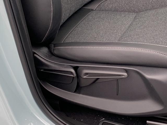 フィット ｅ：ＨＥＶホーム助手席回転シート車　助手席回転シート・ホンダセンシング・純正エンジンスターター・純正ナビ・フルセグ・ＣＤ／ＤＶＤ・Ｂｌｕｅｔｏｏｔｈ接続・バックカメラ・パーキングセンサー・社外ドライブレコーダー前後・ＬＥＤヘッドライト・（34枚目）