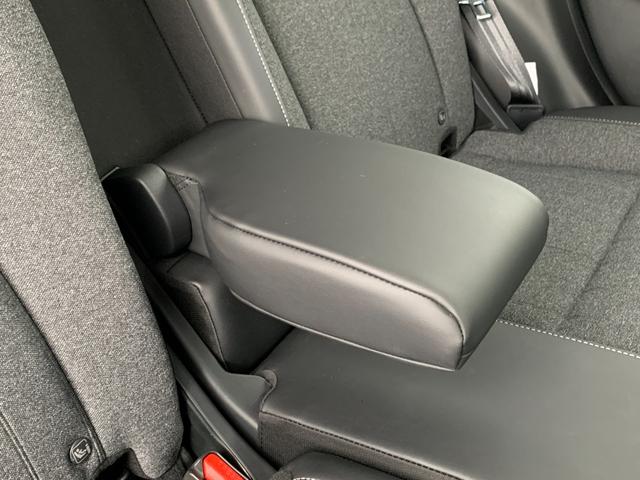 フィット ｅ：ＨＥＶホーム助手席回転シート車　助手席回転シート・ホンダセンシング・純正エンジンスターター・純正ナビ・フルセグ・ＣＤ／ＤＶＤ・Ｂｌｕｅｔｏｏｔｈ接続・バックカメラ・パーキングセンサー・社外ドライブレコーダー前後・ＬＥＤヘッドライト・（39枚目）