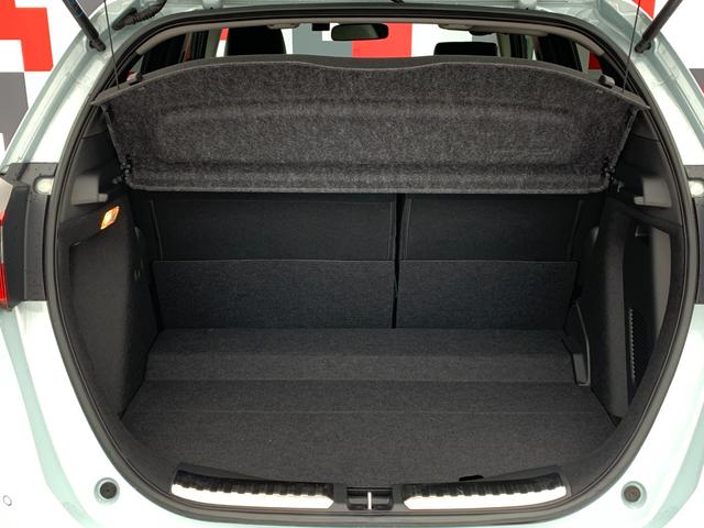 フィット ｅ：ＨＥＶホーム助手席回転シート車　助手席回転シート・ホンダセンシング・純正エンジンスターター・純正ナビ・フルセグ・ＣＤ／ＤＶＤ・Ｂｌｕｅｔｏｏｔｈ接続・バックカメラ・パーキングセンサー・社外ドライブレコーダー前後・ＬＥＤヘッドライト・（43枚目）