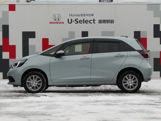 フィット ｅ：ＨＥＶホーム助手席回転シート車　助手席回転シート・ホンダセンシング・純正エンジンスターター・純正ナビ・フルセグ・ＣＤ／ＤＶＤ・Ｂｌｕｅｔｏｏｔｈ接続・バックカメラ・パーキングセンサー・社外ドライブレコーダー前後・ＬＥＤヘッドライト・（52枚目）