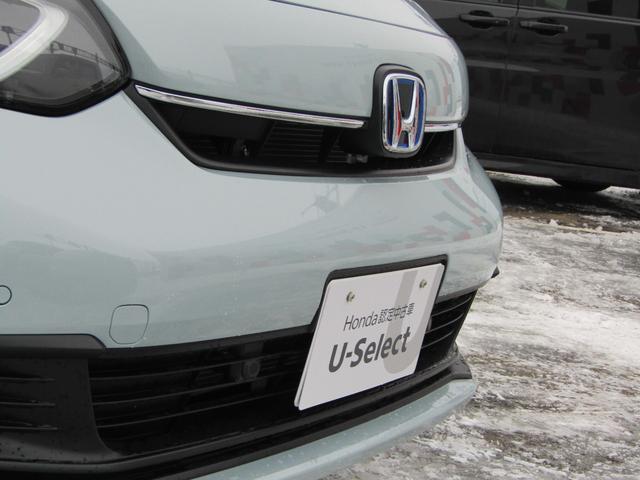 フィット ｅ：ＨＥＶホーム助手席回転シート車　助手席回転シート・ホンダセンシング・純正エンジンスターター・純正ナビ・フルセグ・ＣＤ／ＤＶＤ・Ｂｌｕｅｔｏｏｔｈ接続・バックカメラ・パーキングセンサー・社外ドライブレコーダー前後・ＬＥＤヘッドライト・（60枚目）