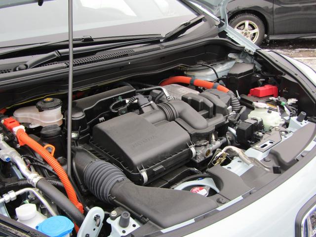 フィット ｅ：ＨＥＶホーム助手席回転シート車　助手席回転シート・ホンダセンシング・純正エンジンスターター・純正ナビ・フルセグ・ＣＤ／ＤＶＤ・Ｂｌｕｅｔｏｏｔｈ接続・バックカメラ・パーキングセンサー・社外ドライブレコーダー前後・ＬＥＤヘッドライト・（64枚目）