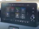 ｅ：ＨＥＶＸ　ホンダセンシング・ＨＯＮＤＡコネクトディスプレイ・フルセグ・ＵＳＢ接続・Ｂｌｕｅｔｏｏｔｈ接続・バックカメラ・パーキングセンサー・電子パーキングブレーキ・前列シートヒーター・オートＬＥＤヘッドライト・（13枚目）