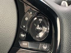 �������ץƥ��֥��롼������ȥ�����ʣ��ãáˢ������֤Ȥμִֵ�Υ��ݻ����ʤ��顢���ꤷ����®��Ǽ�ưŪ�˲ø�®�λٱ��Ԥ��ޤ�����®ƻϩ��Ĺ��Υ��ž�κݤ������ʵ�ǽ�Ǥ��� 5