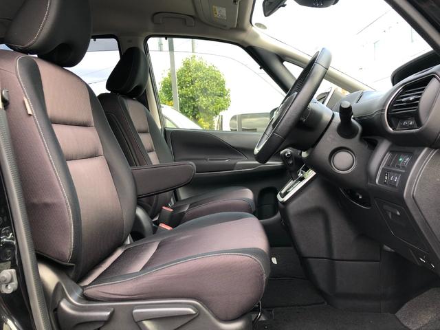 セレナ ハイウェイスター　プロパイロットエディション　４ＷＤ　禁煙車　寒冷地仕様　プロパイロット　インテリジェントエマージェンシーブレーキ　両側パワースライドドア　左側ハンズフリーオートスライドドア　デュアルバックドア　クリアランスソナー　オートライト（26枚目）