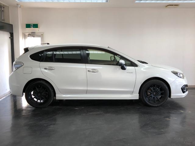 インプレッサスポーツハイブリッド ハイブリッド２．０ｉ－Ｓアイサイト　４ＷＤ　禁煙車　アイサイト　純正ナビＴＶ　バックカメラ　パドルシフト　クルーズコントロール　ＥＴＣ　プッシュスタートキーレス　アイドリングストップ　社外アルミ（6枚目）