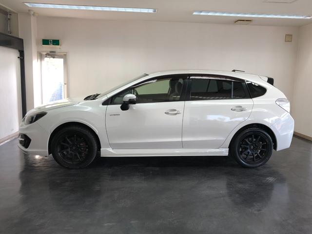 インプレッサスポーツハイブリッド ハイブリッド２．０ｉ－Ｓアイサイト　４ＷＤ　禁煙車　アイサイト　純正ナビＴＶ　バックカメラ　パドルシフト　クルーズコントロール　ＥＴＣ　プッシュスタートキーレス　アイドリングストップ　社外アルミ（10枚目）