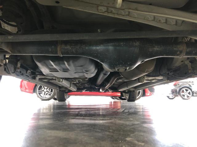 下廻りは程度良好です！当店ではお引渡し前に下廻り塗装を行っていますのでご購入後も安心して長く乗っていただけますよ！