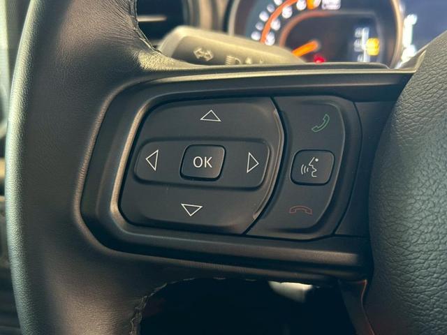 ジープ・ラングラーアンリミテッド ウィリス　ウィリス／禁煙車／ワンオーナー／Ｂｌｕｅｔｏｏｔｈ／バックカメラ／ＡＡＣ／前面衝突警報／ヒルスタートアシスト／ＬＥＤオートライト／ＥＴＣ．／純正１７ＡＷ／４ＷＤ／ＭＴモード付ＡＴ（9枚目）