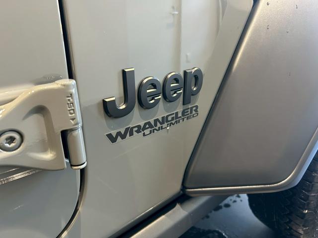 ジープ・ラングラーアンリミテッド ウィリス　ウィリス／禁煙車／ワンオーナー／Ｂｌｕｅｔｏｏｔｈ／バックカメラ／ＡＡＣ／前面衝突警報／ヒルスタートアシスト／ＬＥＤオートライト／ＥＴＣ．／純正１７ＡＷ／４ＷＤ／ＭＴモード付ＡＴ（36枚目）
