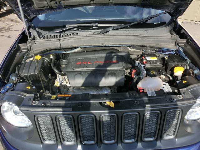ジープ・レネゲード トレイルホーク ワンオーナー・クルーズコントロール・バックカメラ・ブラインドスポットモニター・プッシュスタート・キセノンヘッドライト・ETC・社外アルミホイール(20枚目)