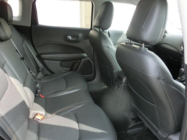 ジープ・コンパス リミテッド beatsモデル・シートヒーター・バックカメラ・純正ナビ・TV・革シート・ETC・本州仕入(7枚目)