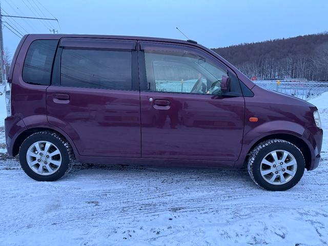 ｅＫワゴン Ｇ　フルフラットシート　寒冷地仕様　キーレスエントリーシステム　運転席エアバック　パワステ　運転席助手席エアバック　ＡＢＳ　エアコン　衝突安全ボディ　ベンチシート　４ＷＤ（4枚目）