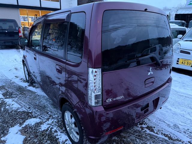 ｅＫワゴン Ｇ　フルフラットシート　寒冷地仕様　キーレスエントリーシステム　運転席エアバック　パワステ　運転席助手席エアバック　ＡＢＳ　エアコン　衝突安全ボディ　ベンチシート　４ＷＤ（7枚目）