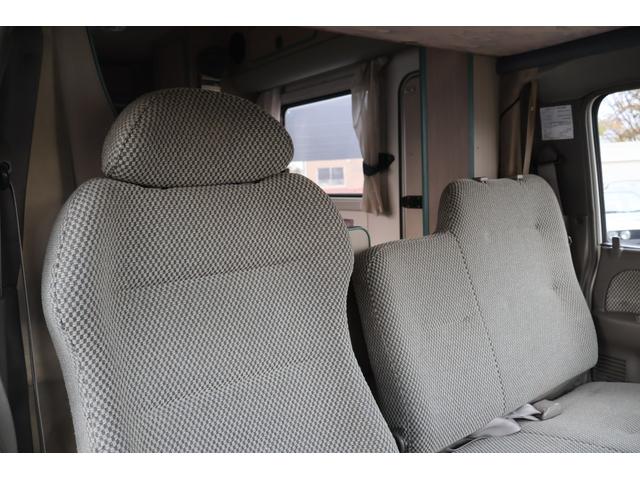 エルフトラック キャンピングカー TERRA500 4WD(切替) ディーゼル 5速マニュアル 7人乗り(17枚目)