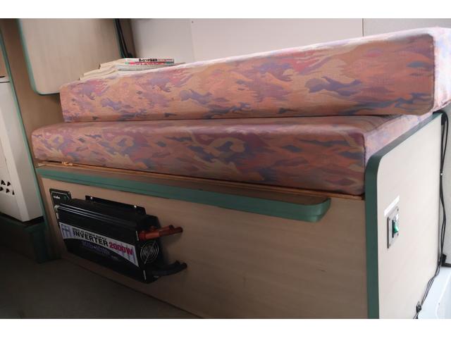 エルフトラック キャンピングカー TERRA500 4WD(切替) ディーゼル 5速マニュアル 7人乗り(51枚目)