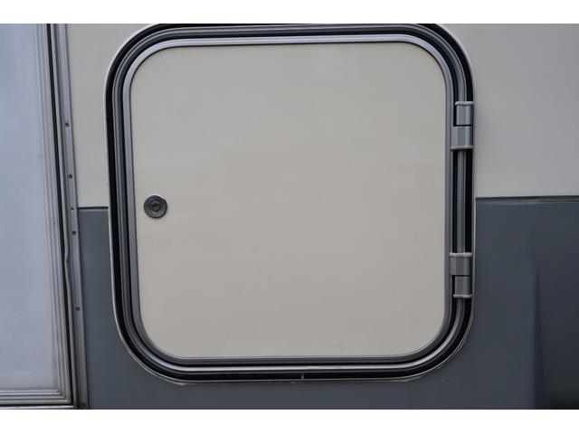 エルフトラック キャンピングカー TERRA500 4WD(切替) ディーゼル 5速マニュアル 7人乗り(58枚目)